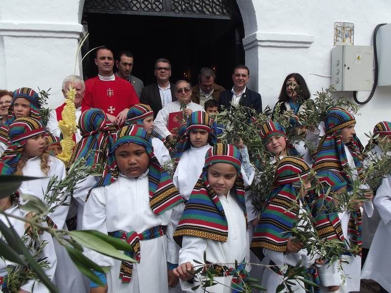 FOTO FAMILIA FINAL MEJOR PADRE Y PEDRO (Copiar)