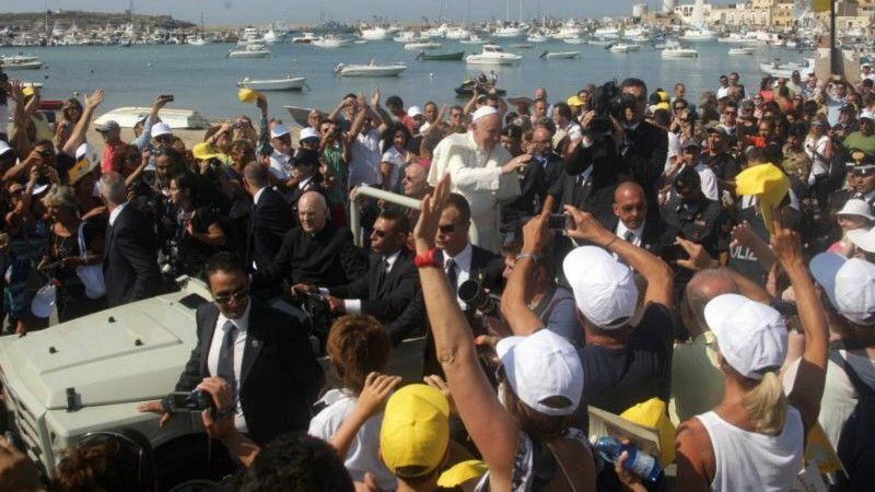 francisco-en-lampedusa