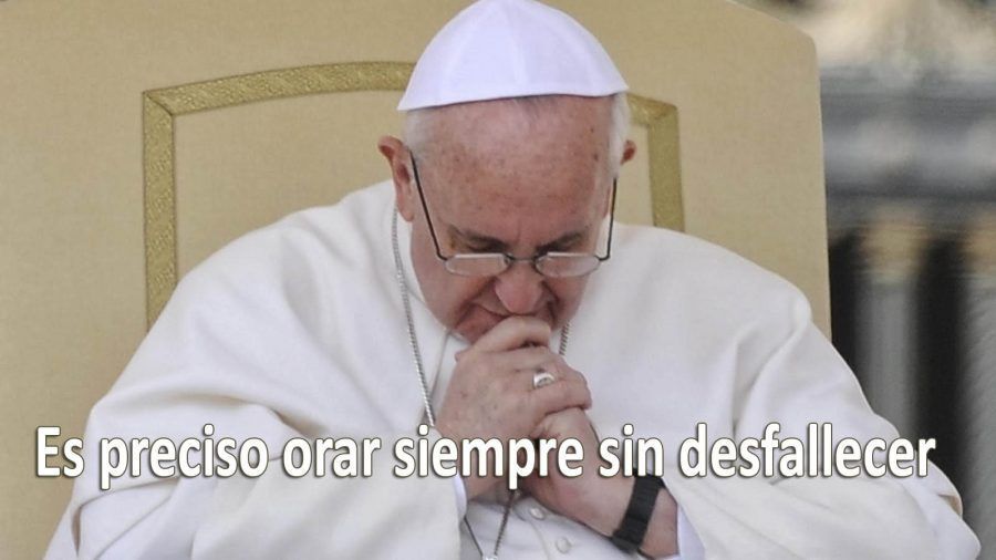 papa-francisco-rezando_ok